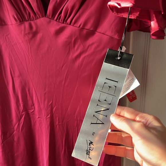 Ieena for Mac Duggal Flounce V-Neck Charmeuse Gown in Raspberry Size 2 - Picture 8 of 9